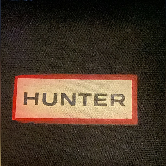 Authentic Hunter womens Chelsea boot. Worn once. Black rubber size 38. - Picture 6 of 8